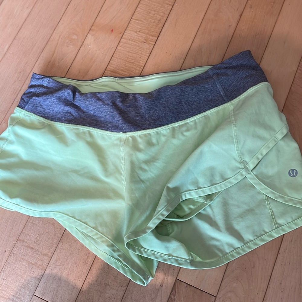 Lulu shorts size small